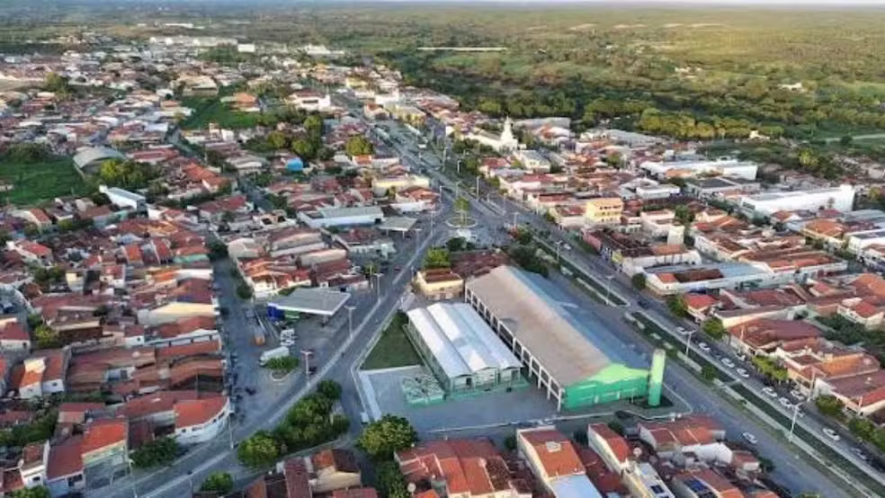 Entenda como ataque cibernético levou R$ 2,7 milhões dos cofres de prefeitura no Ceará Falso funcionário da Caixa induziu funcionários a realizarem uma suposta 'atualização' no sistema do setor financeiro.