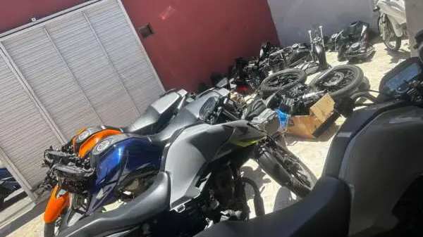 Rastreador ‘paga o bizu’ e Polícia estoura desmanche clandestino no bairro Vila Velha, em Fortaleza