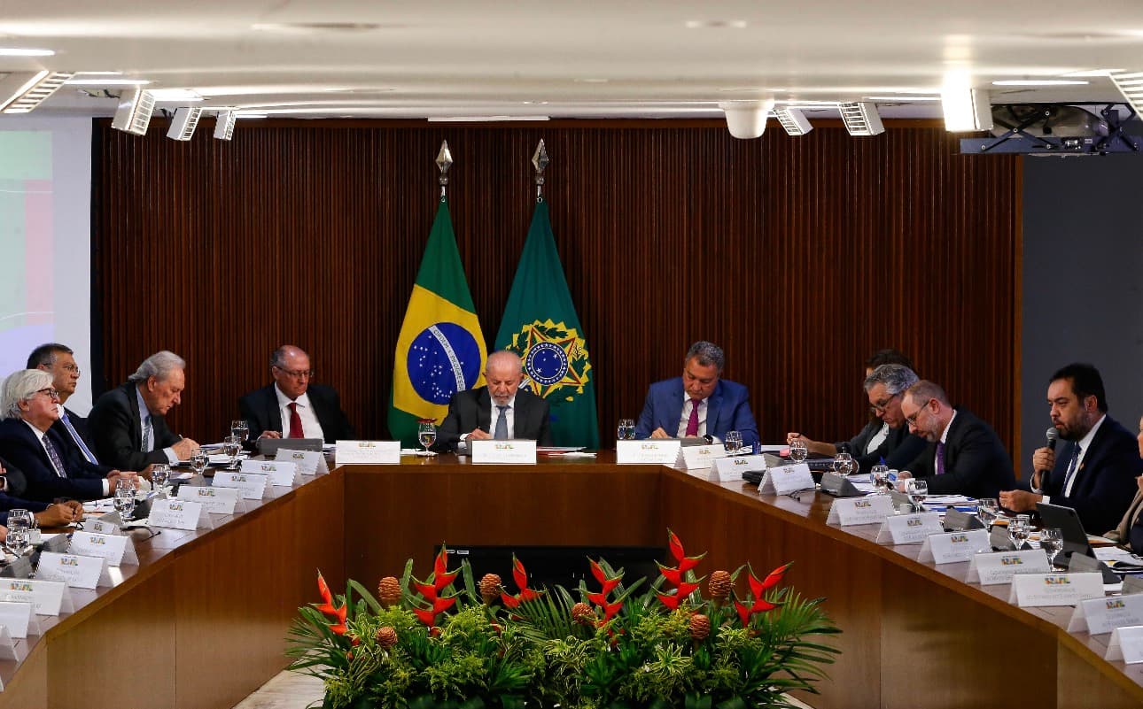 Lula defende ampliação do papel federal e afirma que estados não resolvem sozinhos o crime organizado